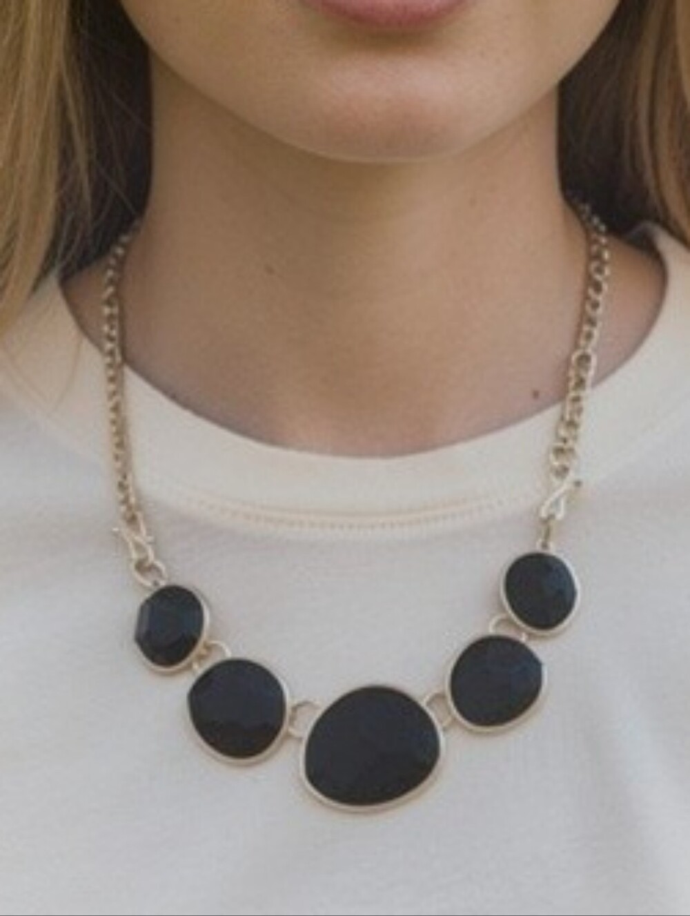 Avon Dark Green Faceted Stone Goldtone Necklace